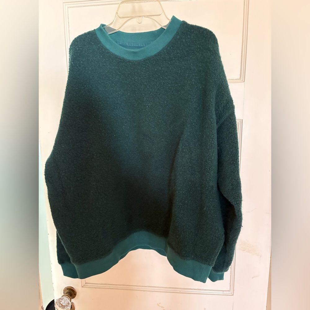 Outdoor Voices textured fleece sweatshirt size L forest green